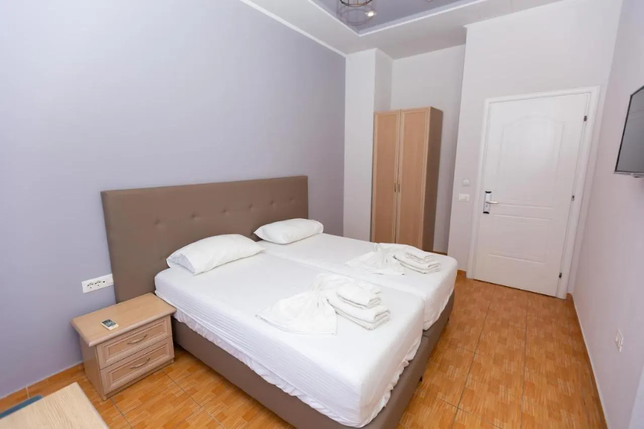 Hotel Triada Fushe-Kruje 4*,